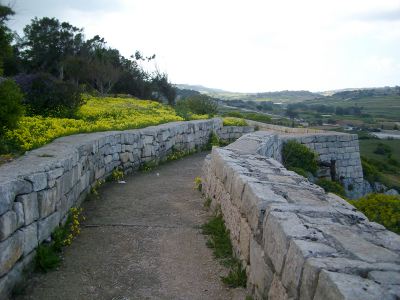 fort mosta guide and route path along the Victoria Lines Malta