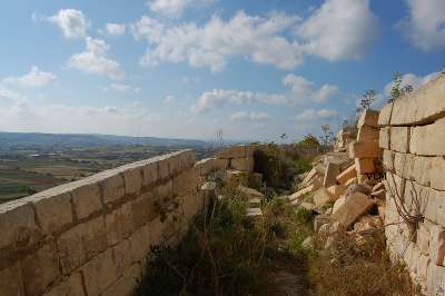 disrepair maltas victoria lines walls Gharghur section